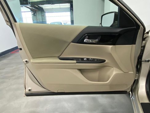 Used 2016 Honda Accord LX image 39
