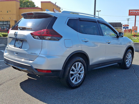 Used 2019 Nissan Rogue SV image 6
