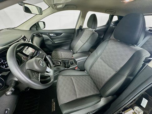 Used 2018 Nissan Rogue Sport SV image 13