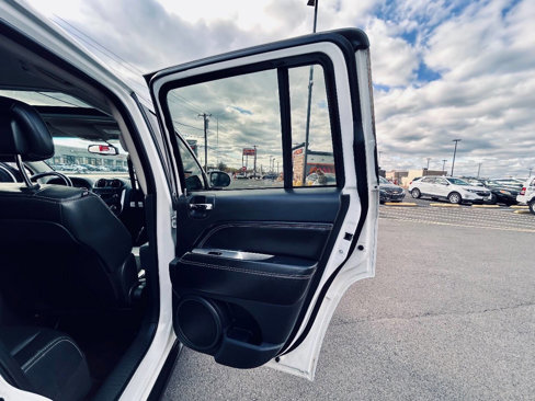 Used 2014 Jeep Compass Latitude w/ Sun/Sound Group image 30