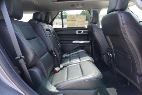 Used 2021 Ford Explorer XLT image 27