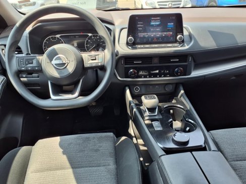 Used 2023 Nissan Rogue SV image 9