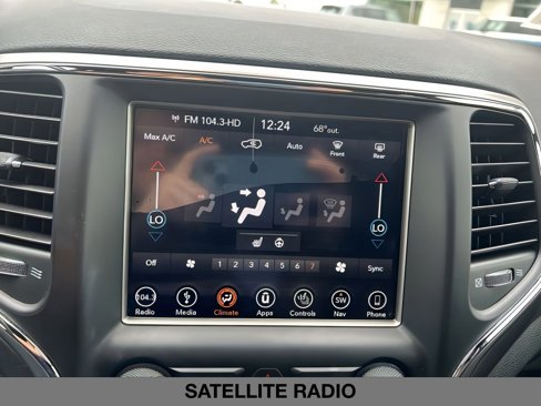 Used 2018 Jeep Grand Cherokee Altitude image 22