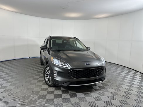 Used 2020 Ford Escape Titanium image 1