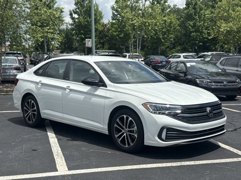 Used 2024 Volkswagen Jetta Sport image 3