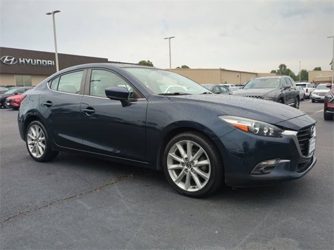 Used 2017 MAZDA MAZDA3 Grand Touring image 2
