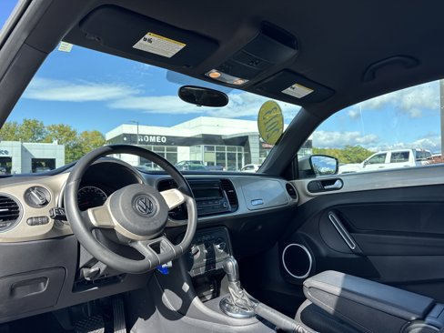 Used 2013 Volkswagen Beetle 2.5 image 12