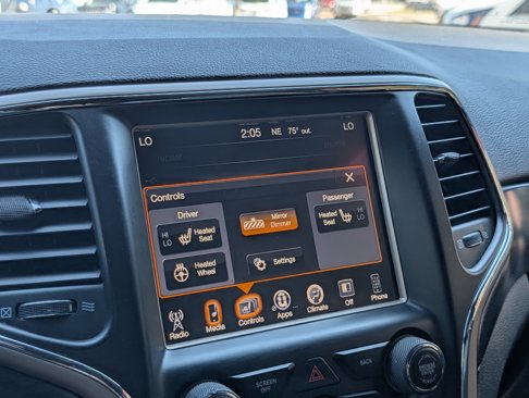 Used 2015 Jeep Grand Cherokee Altitude image 18