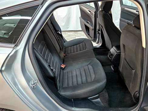 Used 2020 Ford Fusion SE image 15