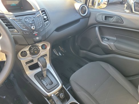 Used 2017 Ford Fiesta SE image 33