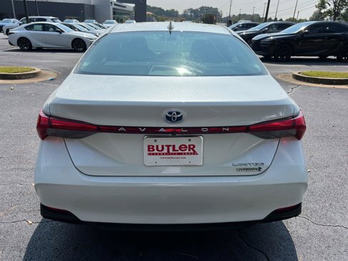 Used 2019 Toyota Avalon Limited image 7