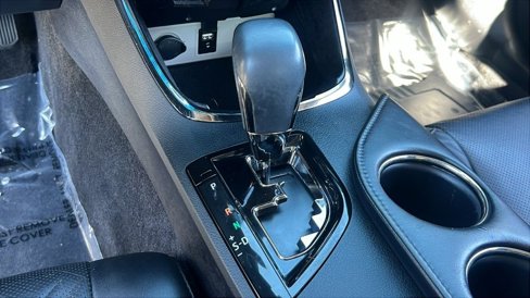 Used 2016 Toyota Avalon Limited image 25