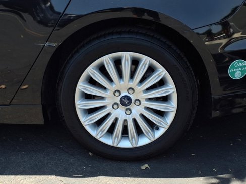 Used 2014 Ford Fusion Energi Titanium image 4