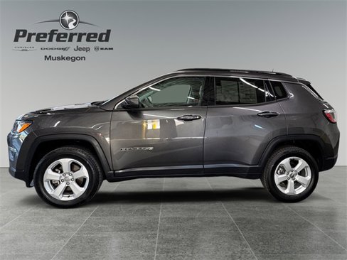 Used 2019 Jeep Compass Latitude w/ Cold Weather Group image 3