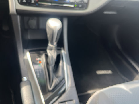 Used 2019 Toyota Corolla LE image 12