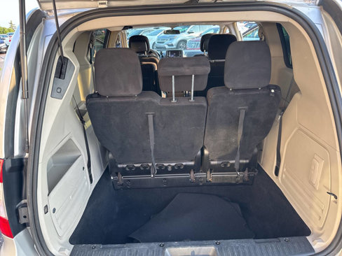 Used 2011 Chrysler Town & Country Touring image 22