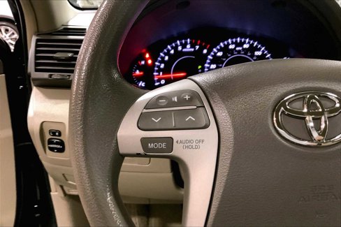 Used 2011 Toyota Camry LE image 23