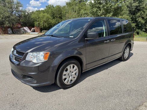 Used 2020 Dodge Grand Caravan SE w/ UConnect Hands-Free Group image 3