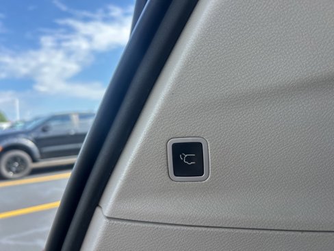 Certified 2018 Chrysler Pacifica Touring-L image 22