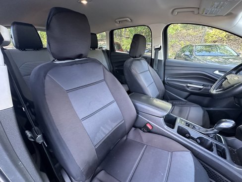 Used 2019 Ford Escape SE image 32