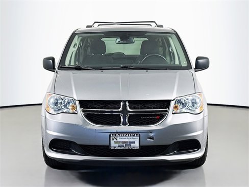 Used 2019 Dodge Grand Caravan SE image 2