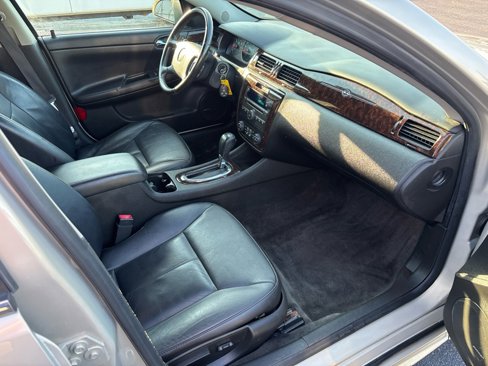 Used 2012 Chevrolet Impala LTZ image 24