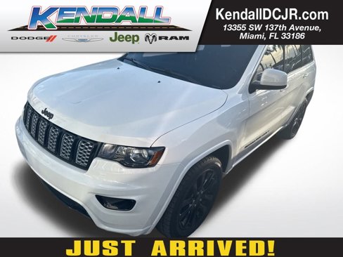 Used 2021 Jeep Grand Cherokee Laredo X image 1
