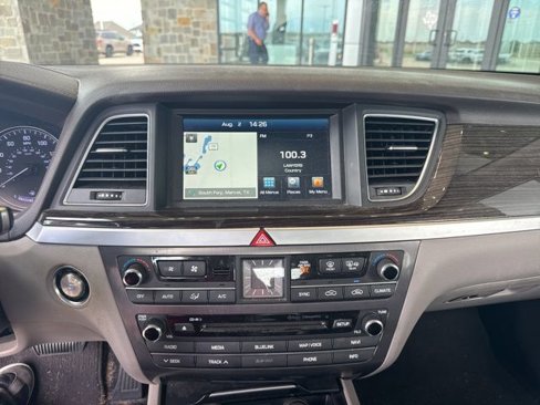 Used 2015 Hyundai Genesis 3.8 image 16