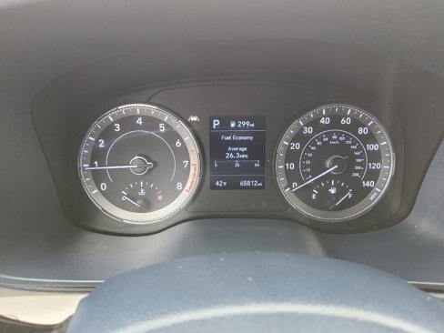 Used 2021 Hyundai Venue image 18