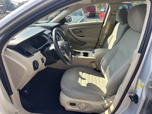 Used 2019 Ford Taurus SE image 11