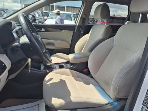 Used 2019 Kia Sorento LX w/ LX Convenience Package image 11