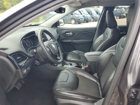 Used 2021 Jeep Cherokee Latitude Plus image 5