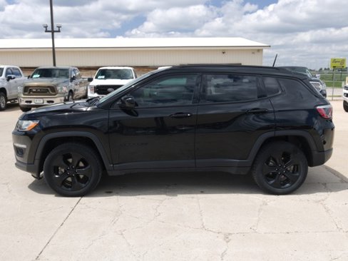 Used 2018 Jeep Compass Latitude image 3