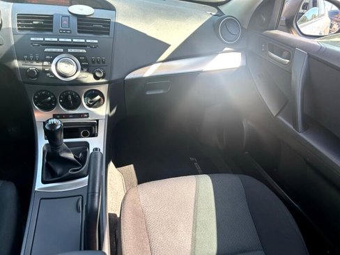 Used 2010 MAZDA MAZDA3 i Touring image 13