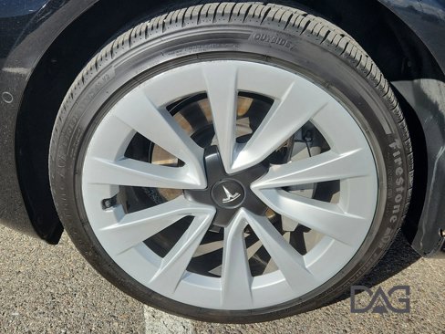 Used 2022 Tesla Model 3 Standard Range image 11