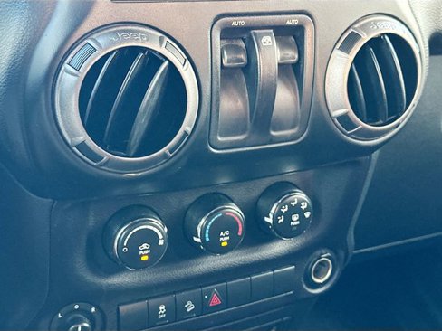 Used 2018 Jeep Wrangler Sport image 13