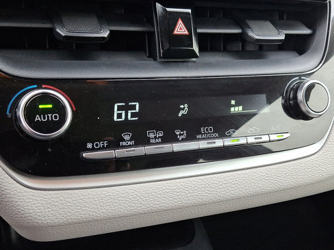 Used 2021 Toyota Corolla LE w/ Carpet Mat Package (TMS) image 15