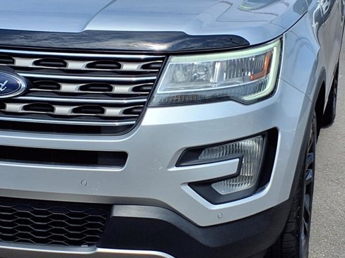 Used 2017 Ford Explorer XLT w/ Equipment Group 202A image 32