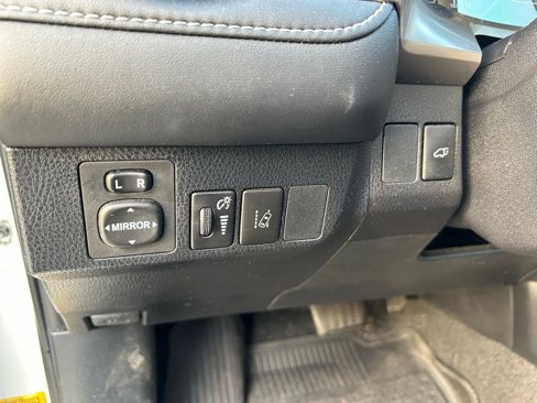 Used 2018 Toyota RAV4 XLE image 16