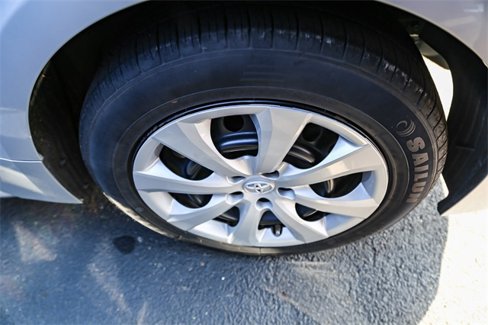 Used 2022 Toyota Corolla LE image 11