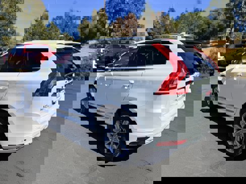 Used 2017 Volvo XC60 T5 Inscription w/ Advanced Package image 8