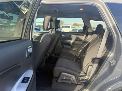 Used 2019 Dodge Journey SE image 19