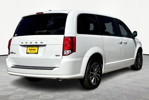 Used 2018 Dodge Grand Caravan SE image 12