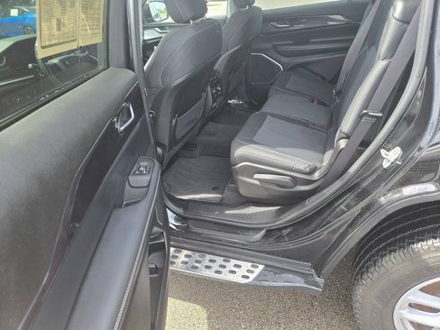 Used 2021 Jeep Grand Cherokee L Laredo w/ Luxury Tech Group I image 8