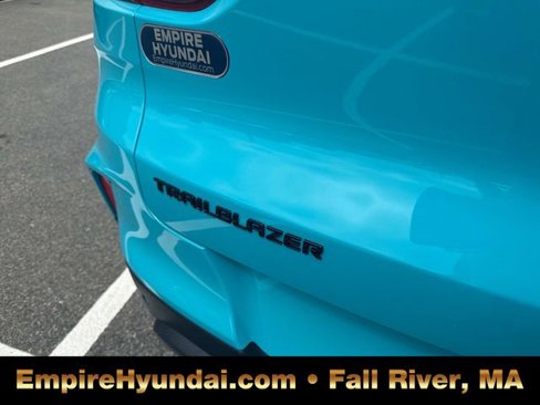 Used 2022 Chevrolet TrailBlazer RS w/ Sun and Liftgate Package image 5
