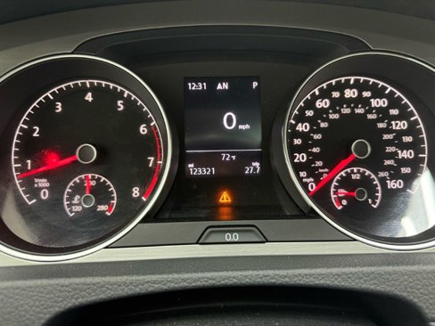 Used 2017 Volkswagen Golf Wolfsburg Edition image 14