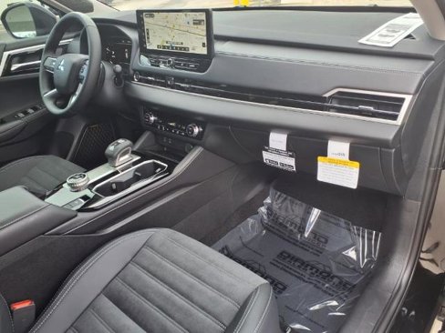 New 2025 Mitsubishi Outlander SE image 8