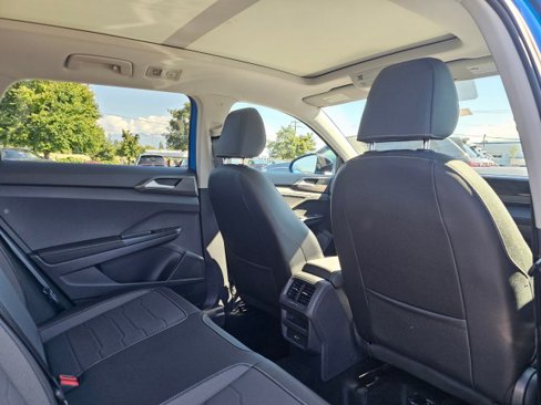 New 2025 Volkswagen Taos SE image 17