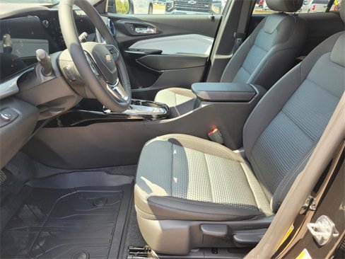 New 2025 Chevrolet Trax LT w/ Driver Confidence Package image 9