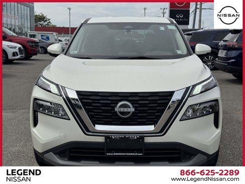 Used 2023 Nissan Rogue SV image 2